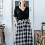 SPÓDNICA GARNITUROWA MAXI krata czarno-biała