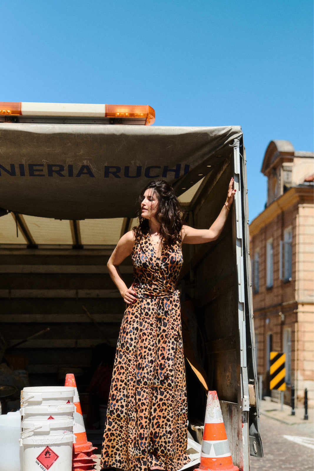 SIMPLY THE VEST wild leo print