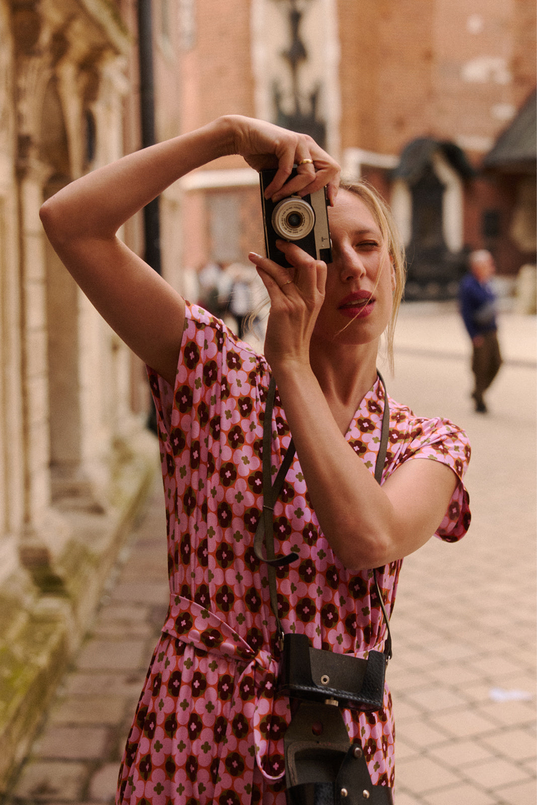 Sukienka JUTRO BĘDZIE NASZE print The Best of the 70s Small Flowers
