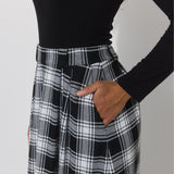 SPÓDNICA GARNITUROWA MAXI krata czarno-biała