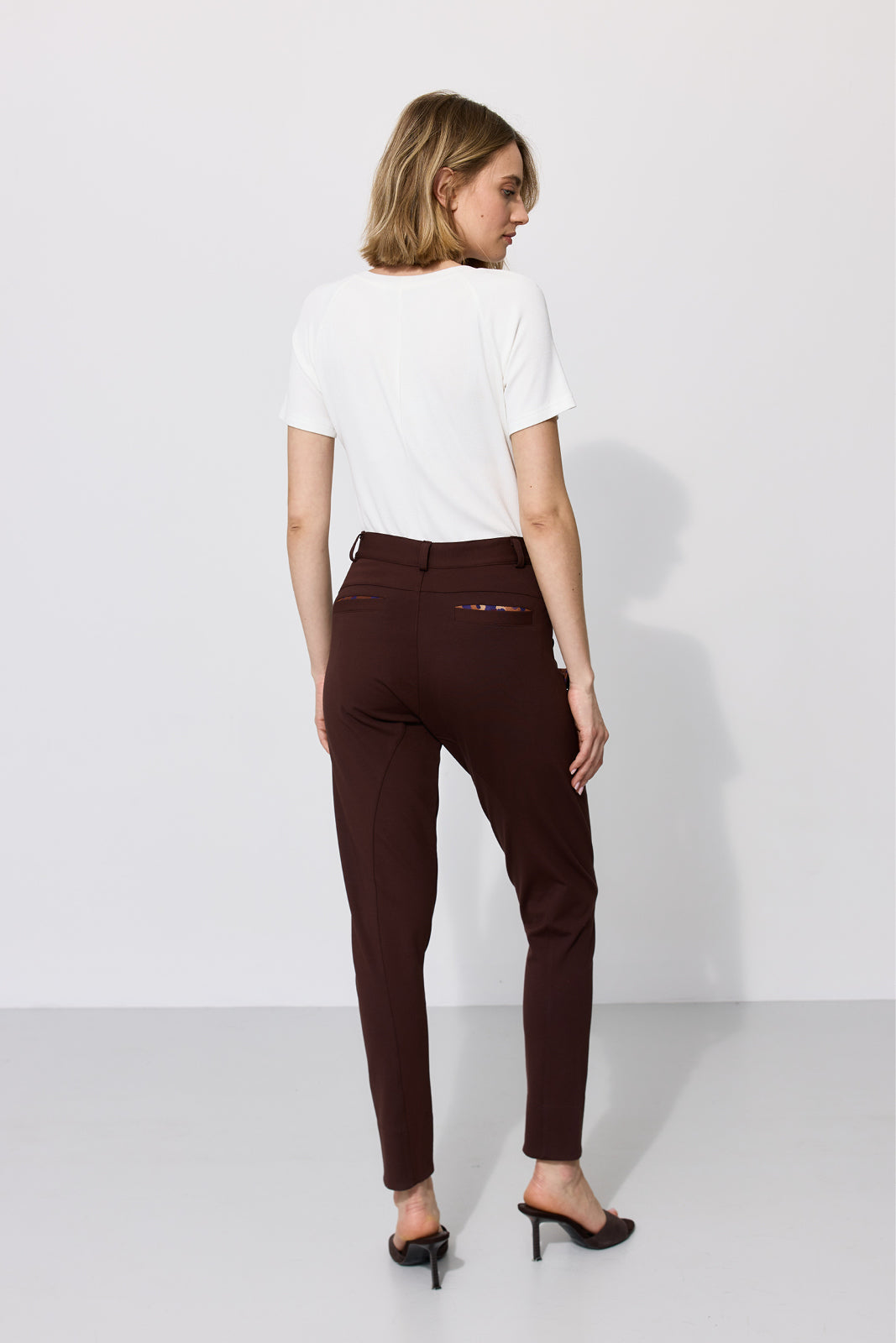 MADOXY espresso & print leo burgundy