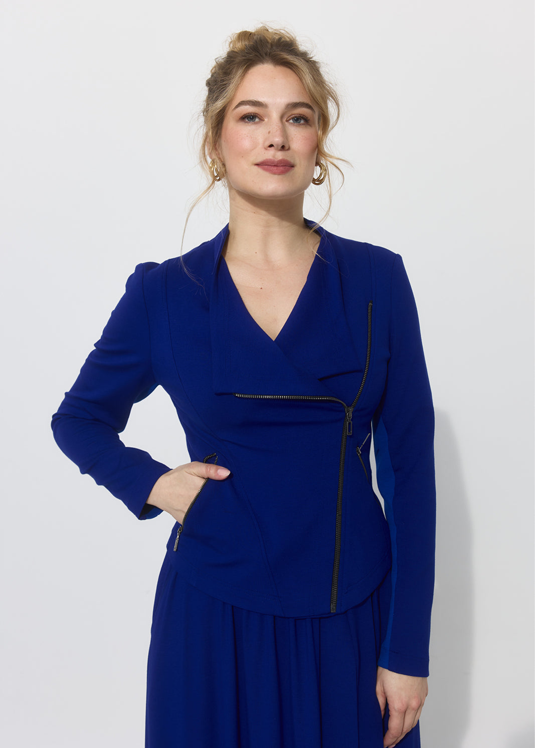 KINGA 175 cm<br>linergistka, modelka<br>sukienka XS|#000000|#ffffff|