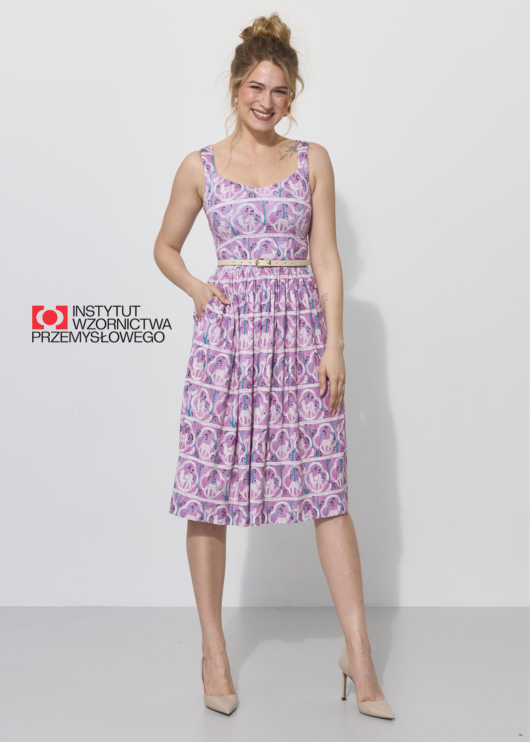 KINGA 175 cm<br>linergistka, modelka<br>sukienka XS|#000000|#ffffff|