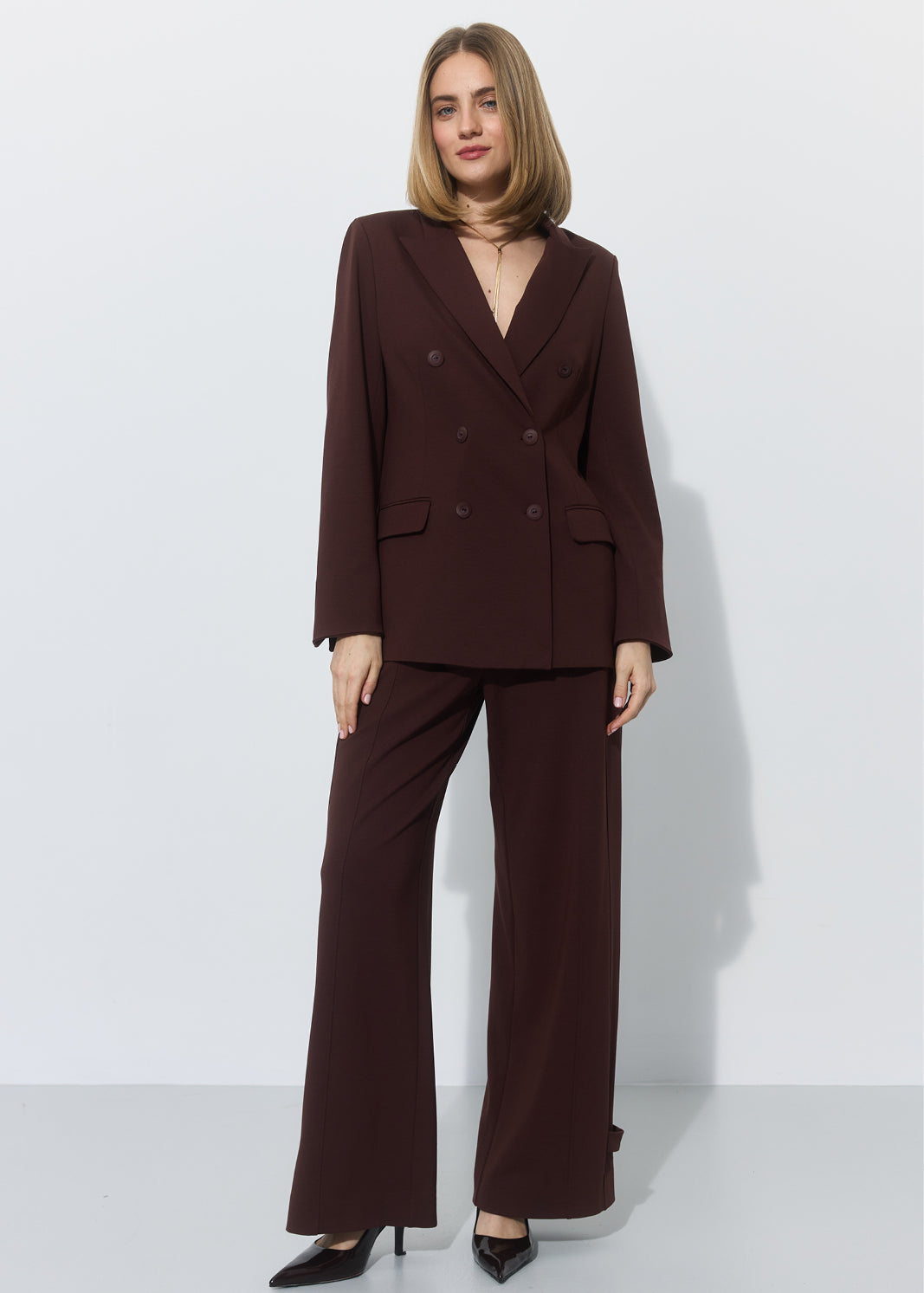 JULIE 176 cm
<br>modelka, studentka prawa<br>spodnie XS|#000000|#ffffff| 