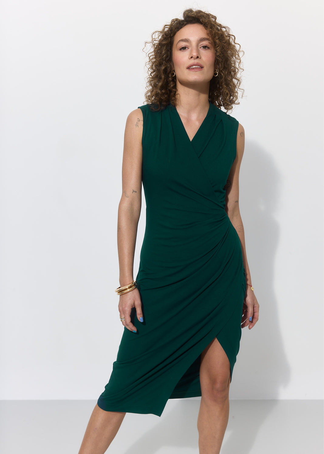ALA 164 cm<br>redaktorka kulturalna, producentka teledysków dla dzieci, mama<br>sukienka XS|#000000|#ffffff|