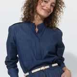 ALA 164 cm<br>redaktorka kulturalna, producentka teledysków dla dzieci, mama<br>koszula XS|#000000|#ffffff|