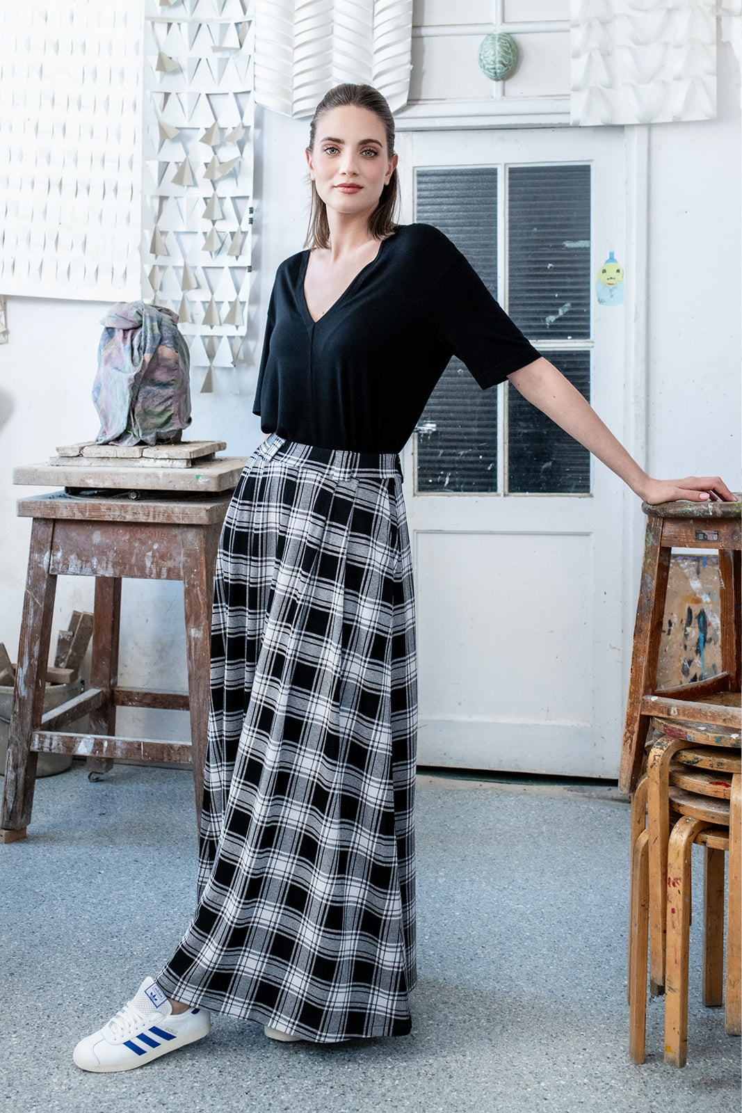 SPÓDNICA GARNITUROWA MAXI krata czarno-biała