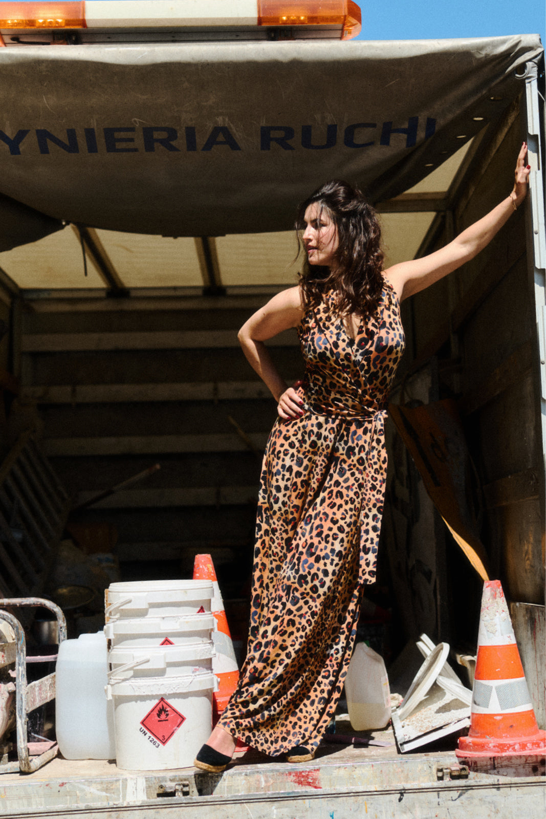 SIMPLY THE VEST wild leo print