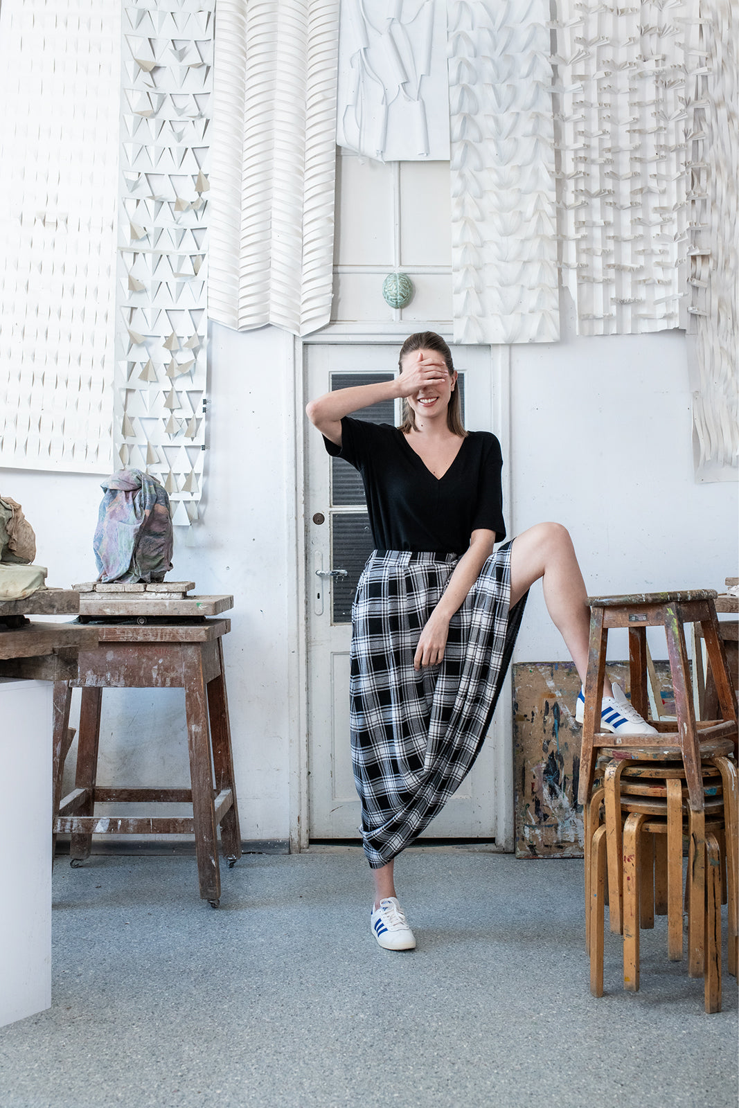 SPÓDNICA GARNITUROWA MAXI krata czarno-biała