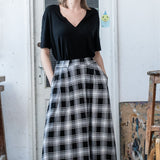 SPÓDNICA GARNITUROWA MAXI krata czarno-biała