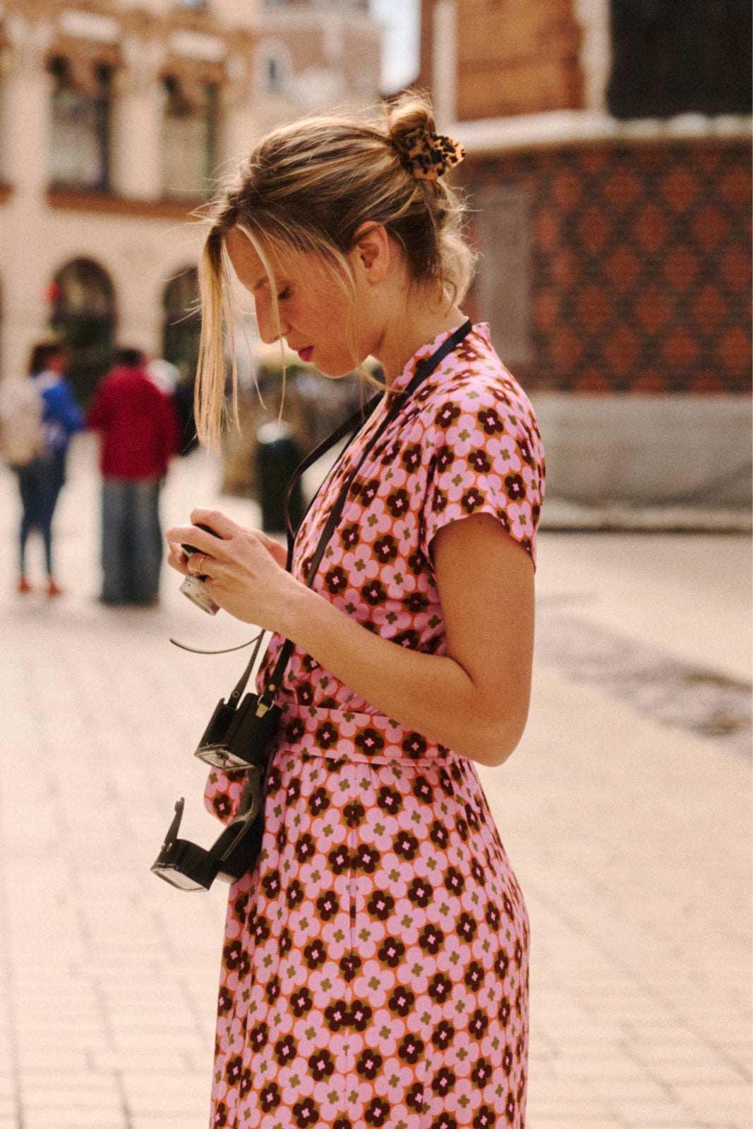 Sukienka JUTRO BĘDZIE NASZE print The Best of the 70s Small Flowers