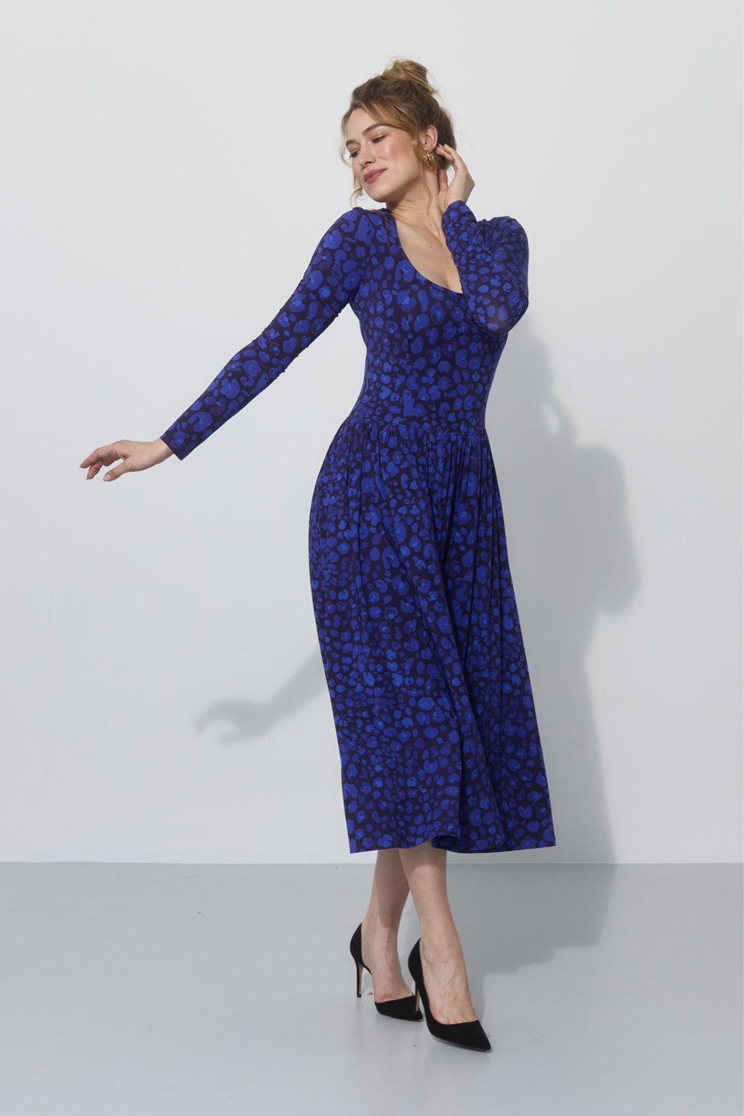 VOILÁ print leo art blue