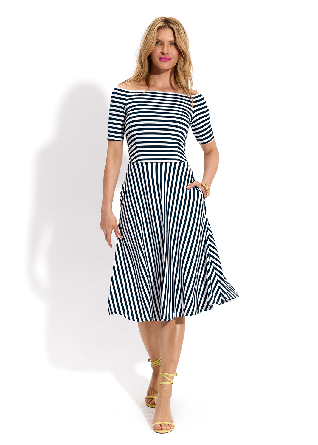 NAJPIĘKNIEJSZA w granatowe paski