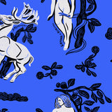 Ilustracja z kobietą i jeleniem na niebieskim tle, motyw artystyczny dla odzieży damska