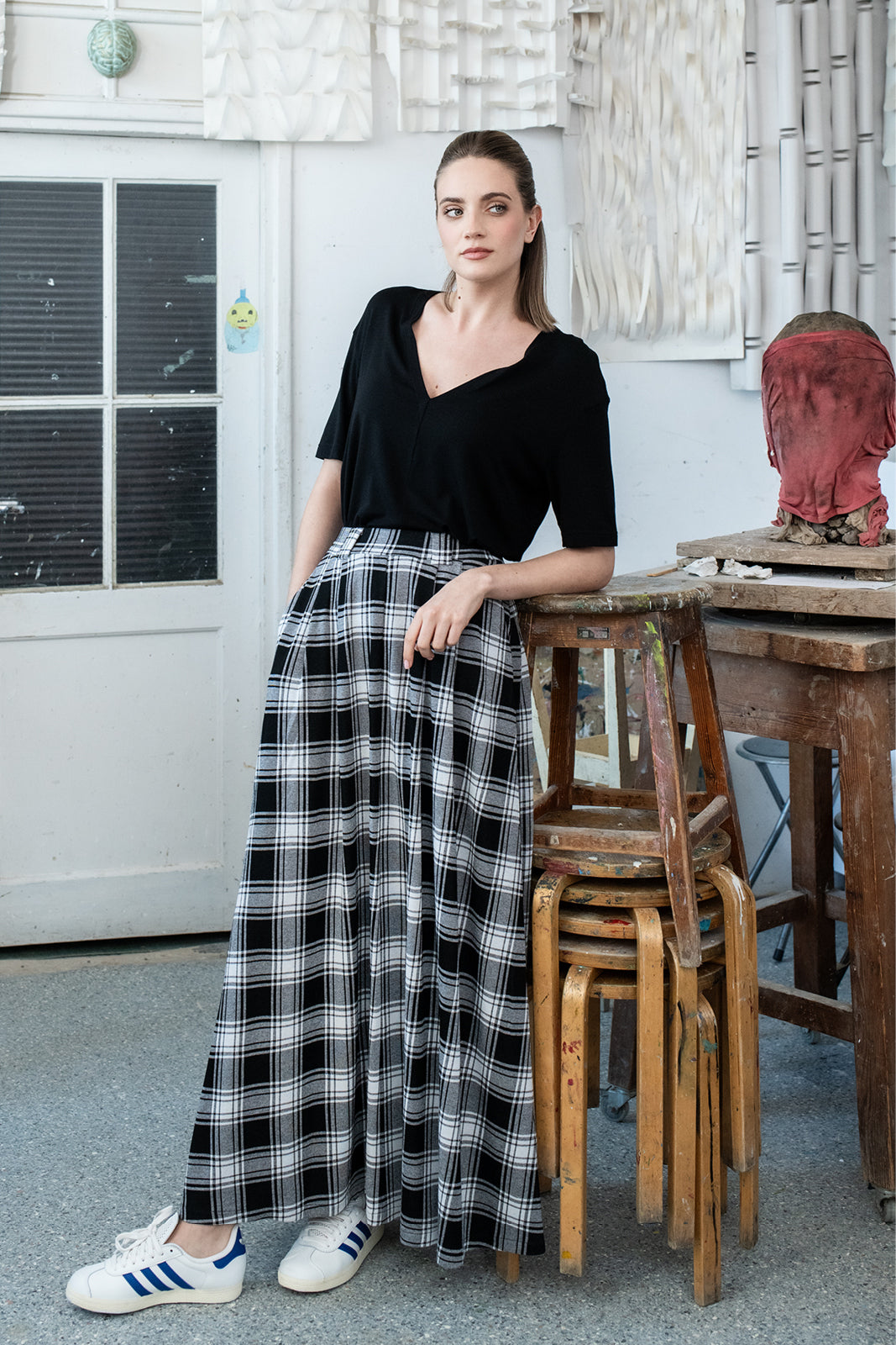 SPÓDNICA GARNITUROWA MAXI krata czarno-biała