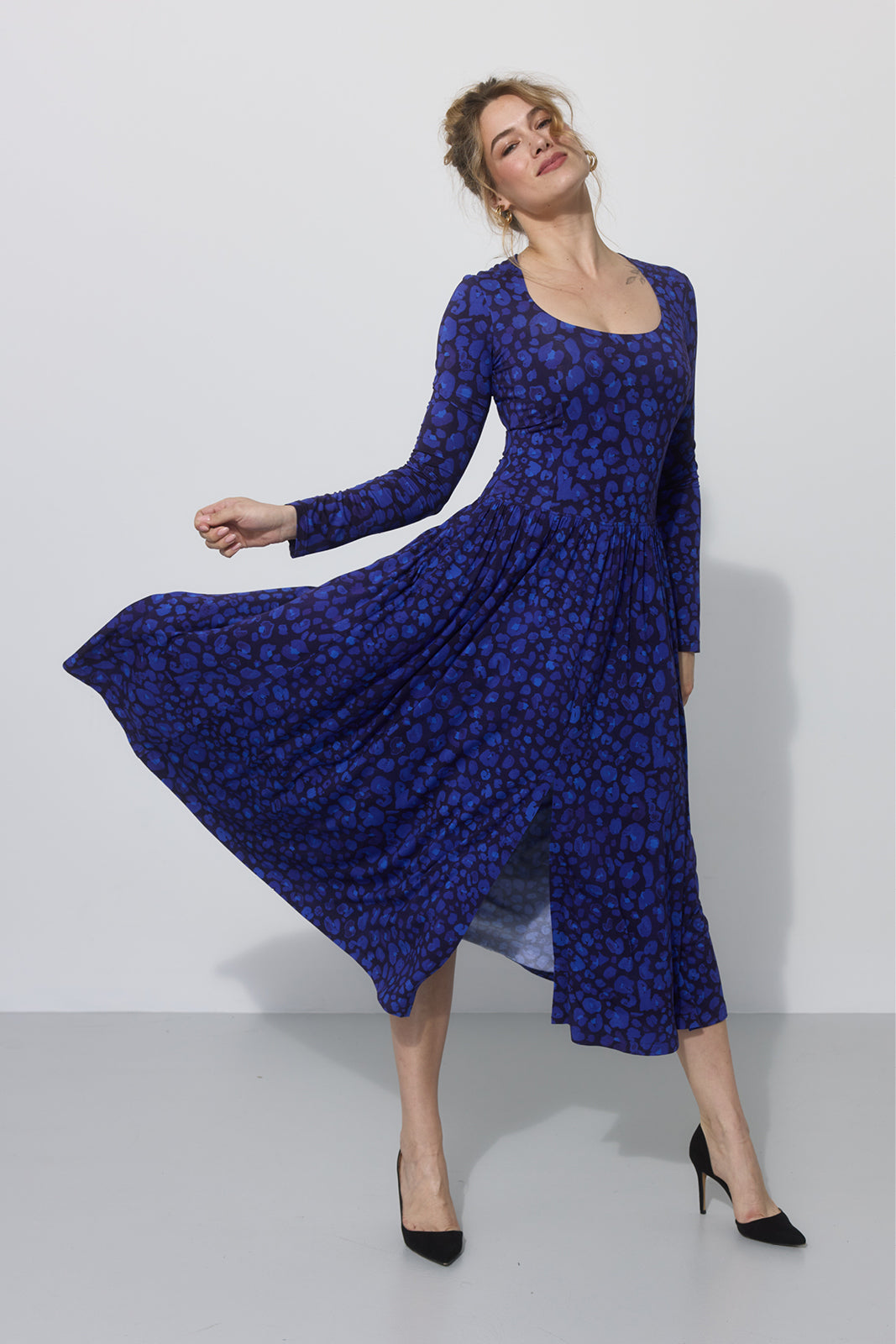 VOILÁ print leo art blue