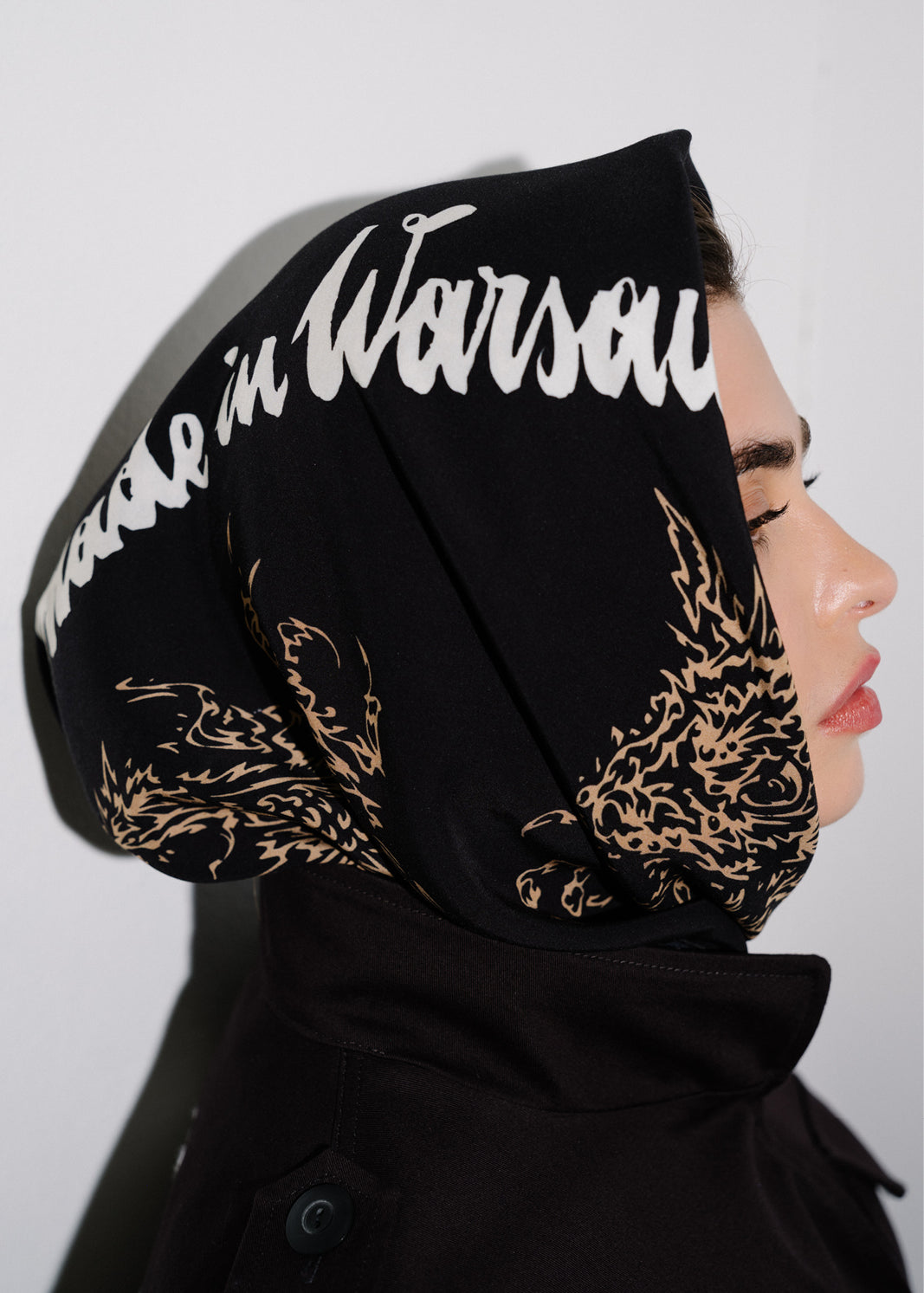 APASZKA print Swanski Studio black & gold