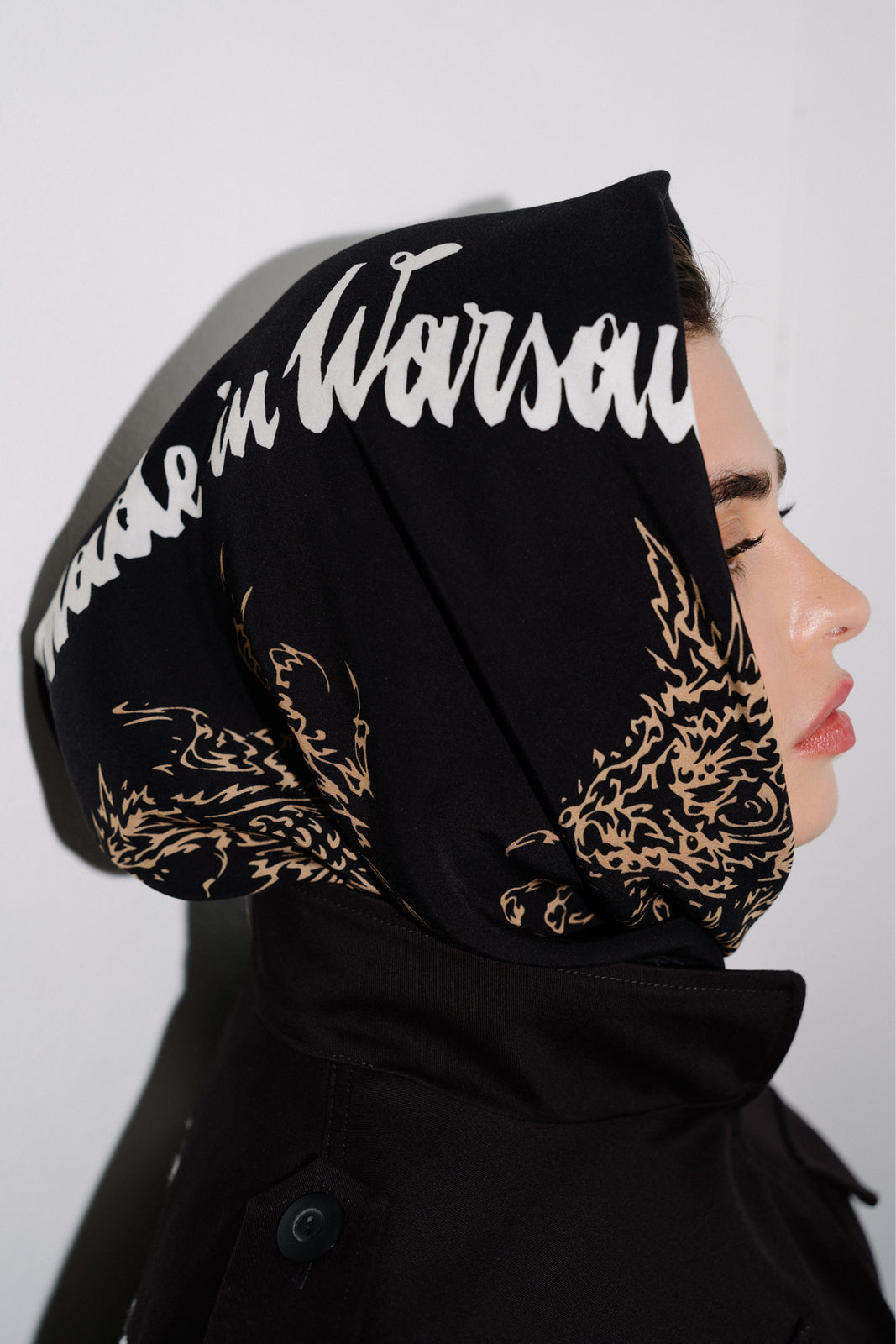 APASZKA print Swanski Studio black & gold