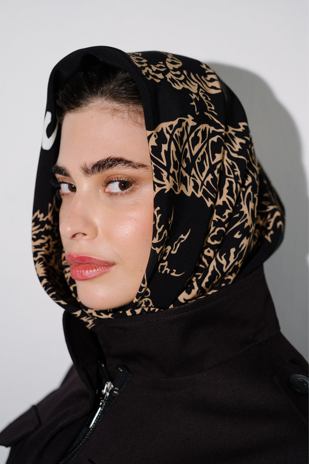 APASZKA print Swanski Studio black & gold