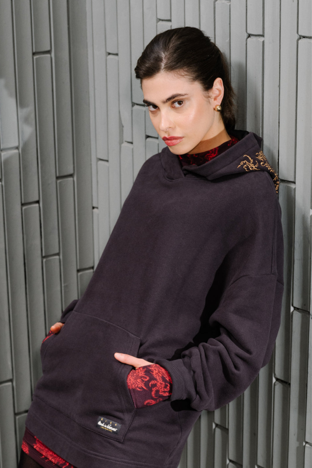 Bluza LOVE YOU MORE nearly black haft Swanski Studio