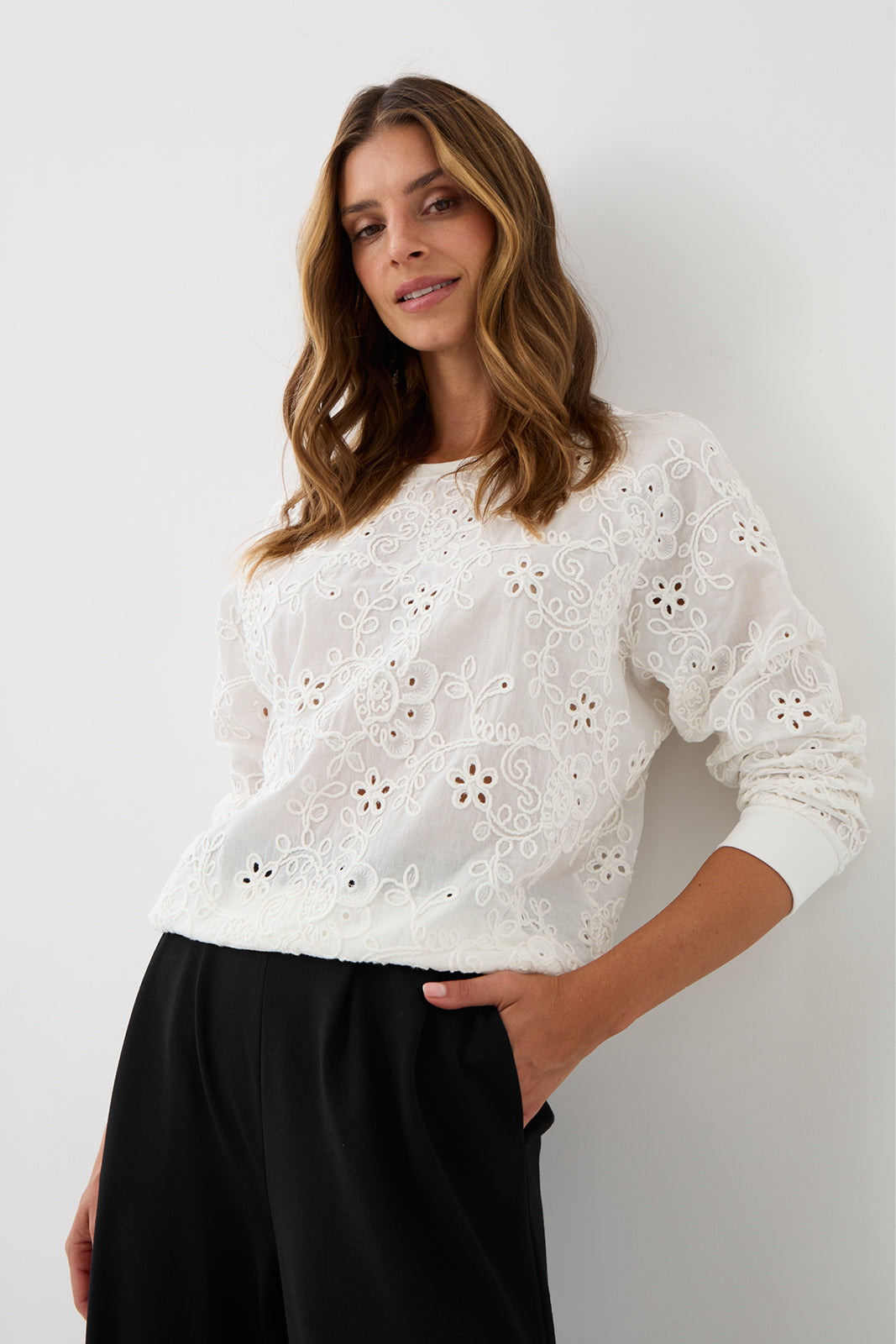 Bluza LUCY IN THE SKY haft richelieu white