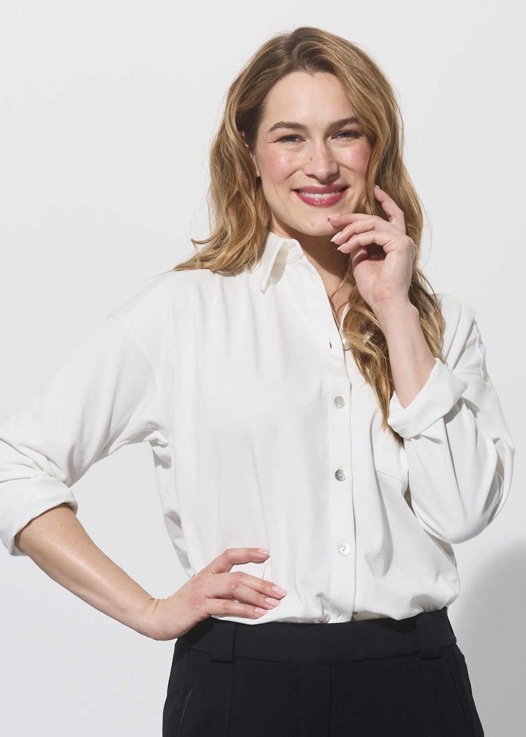 KINGA 175 cm<br>linergistka, modelka<br>koszula S|#000000|#ffffff| 