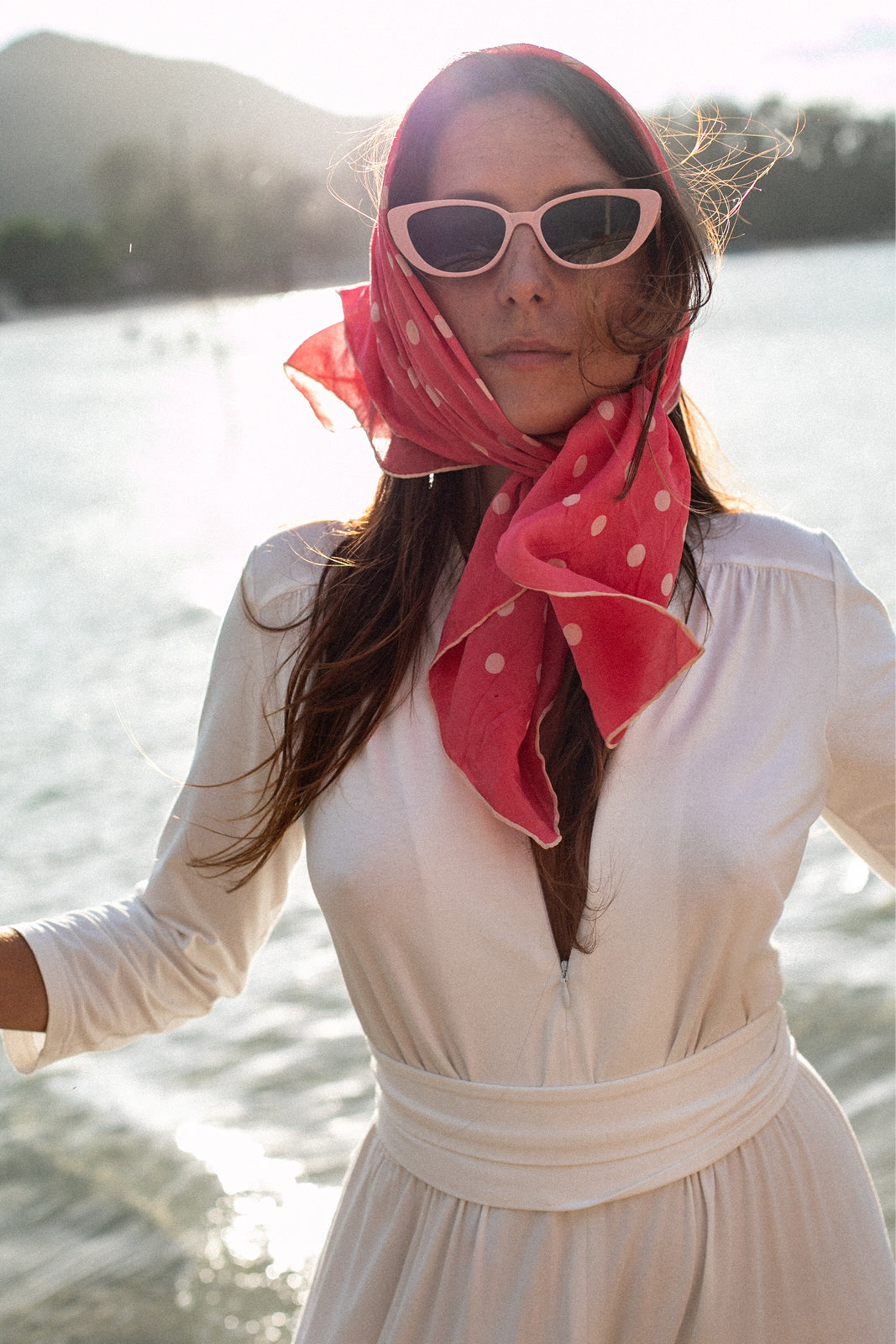 LIBERTY DRESS perłowa biel