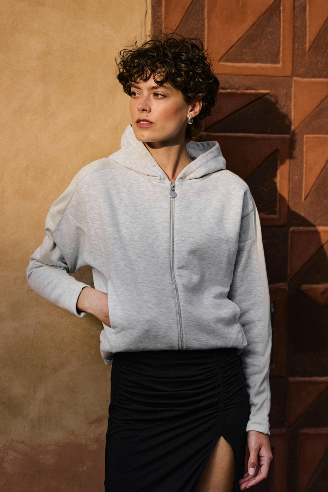 MADE MY DAY jasny szary melanż ze srebrnym lampasem