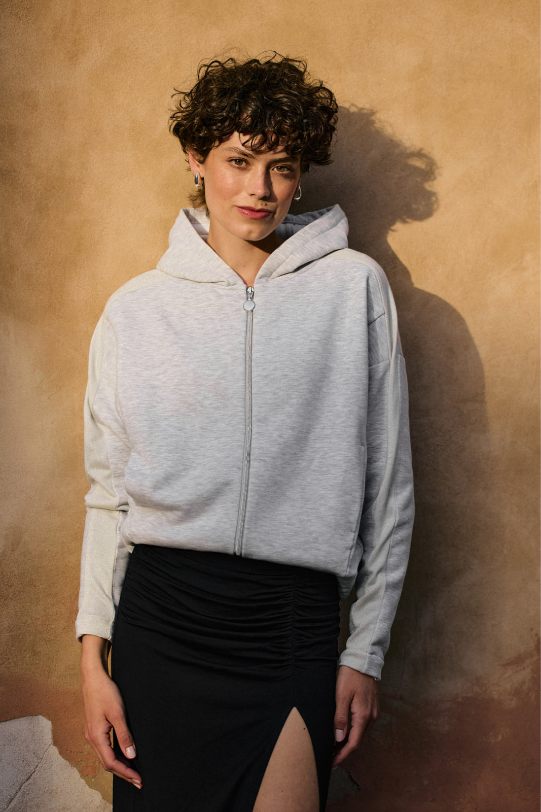 MADE MY DAY jasny szary melanż ze srebrnym lampasem