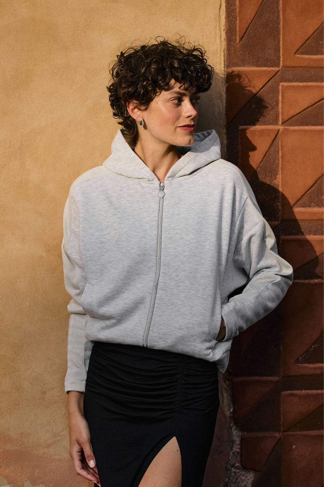 MADE MY DAY jasny szary melanż ze srebrnym lampasem