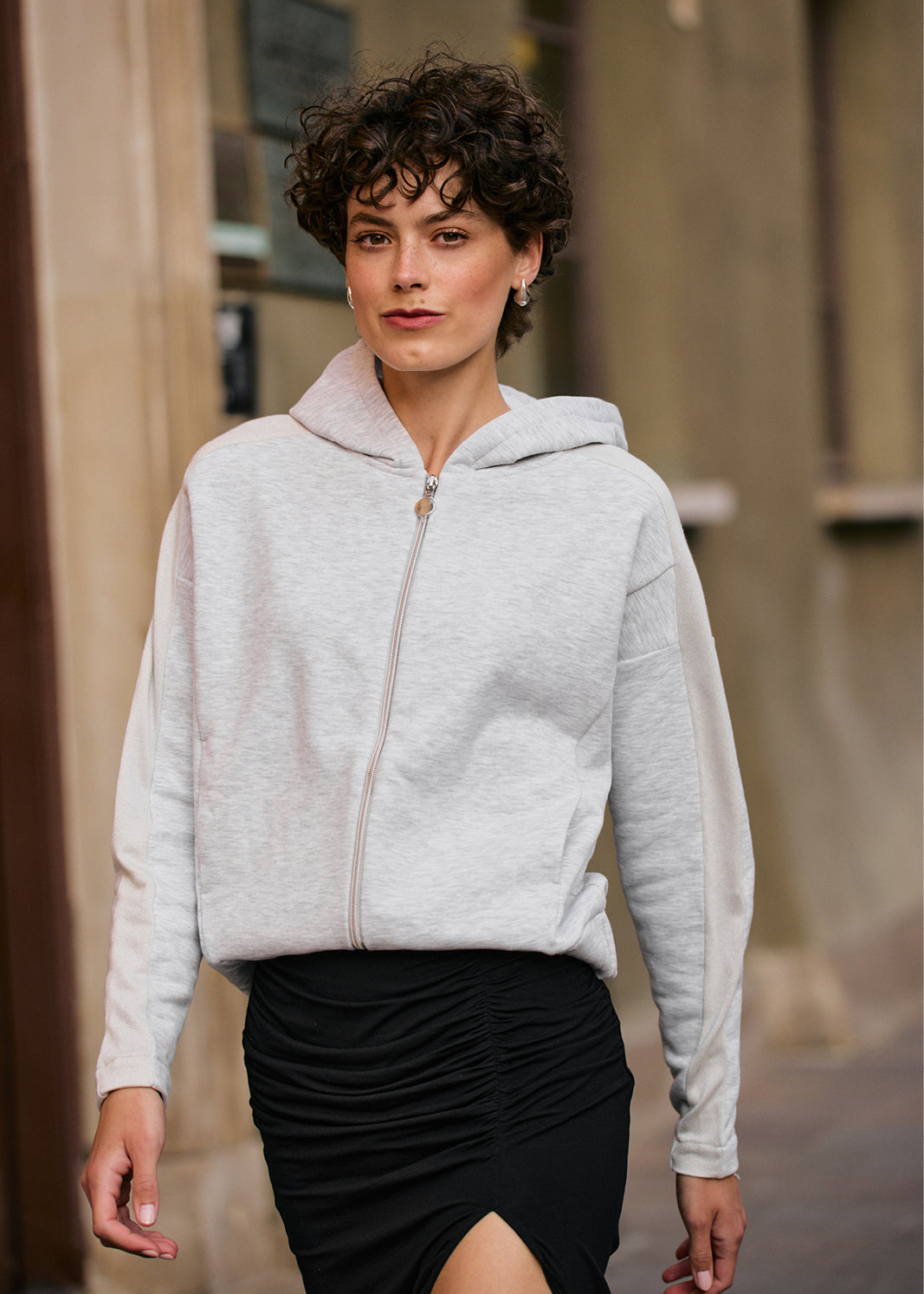 MADE MY DAY jasny szary melanż ze srebrnym lampasem