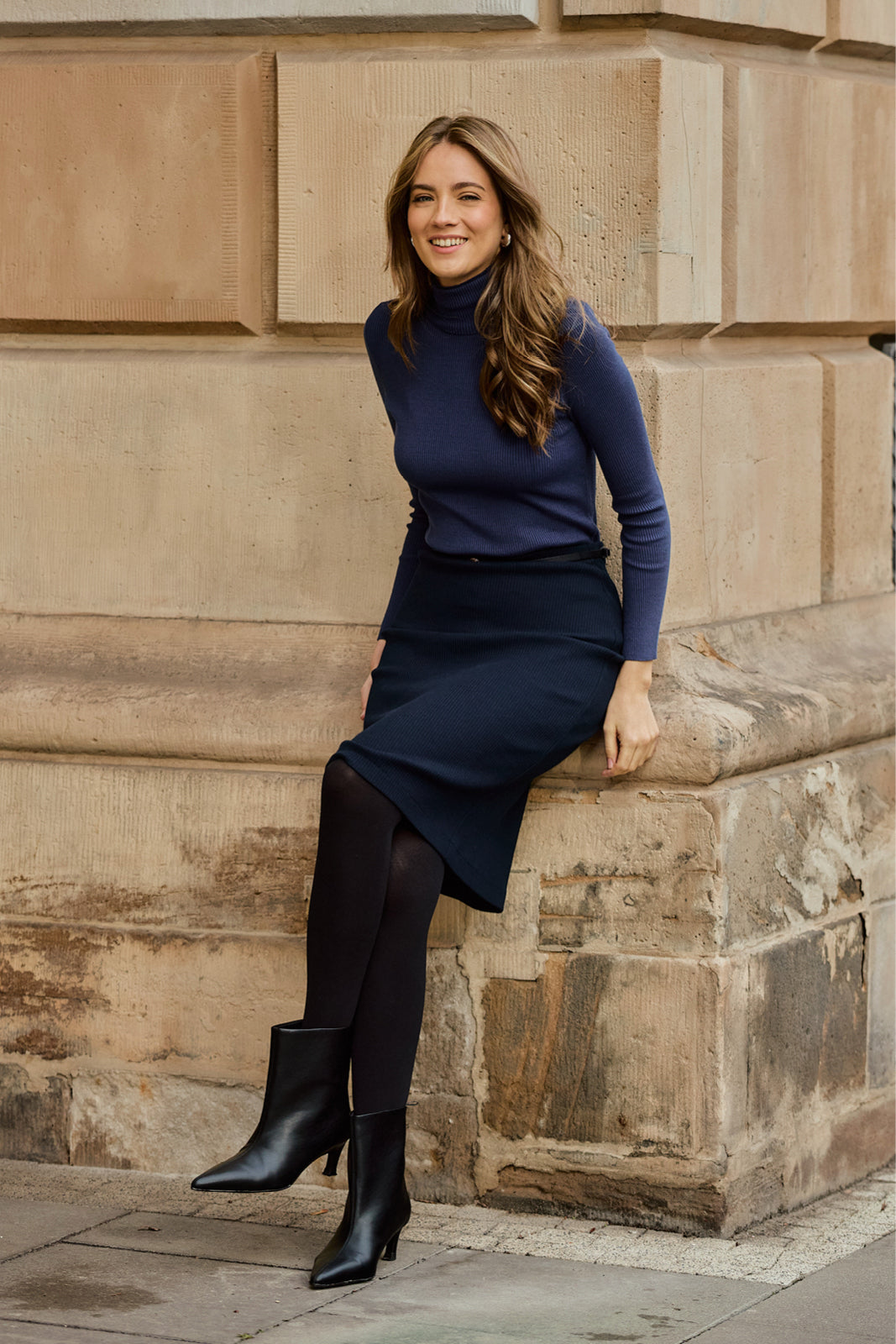 SPÓDNICA TUBA MIDI granatowy prążek