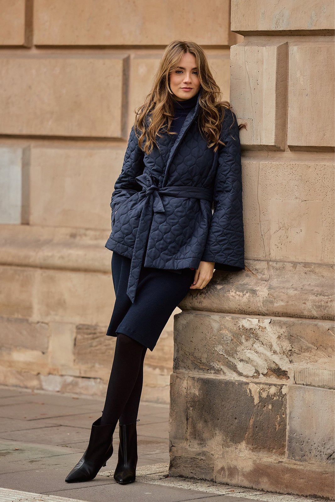 SPÓDNICA TUBA MIDI granatowy prążek