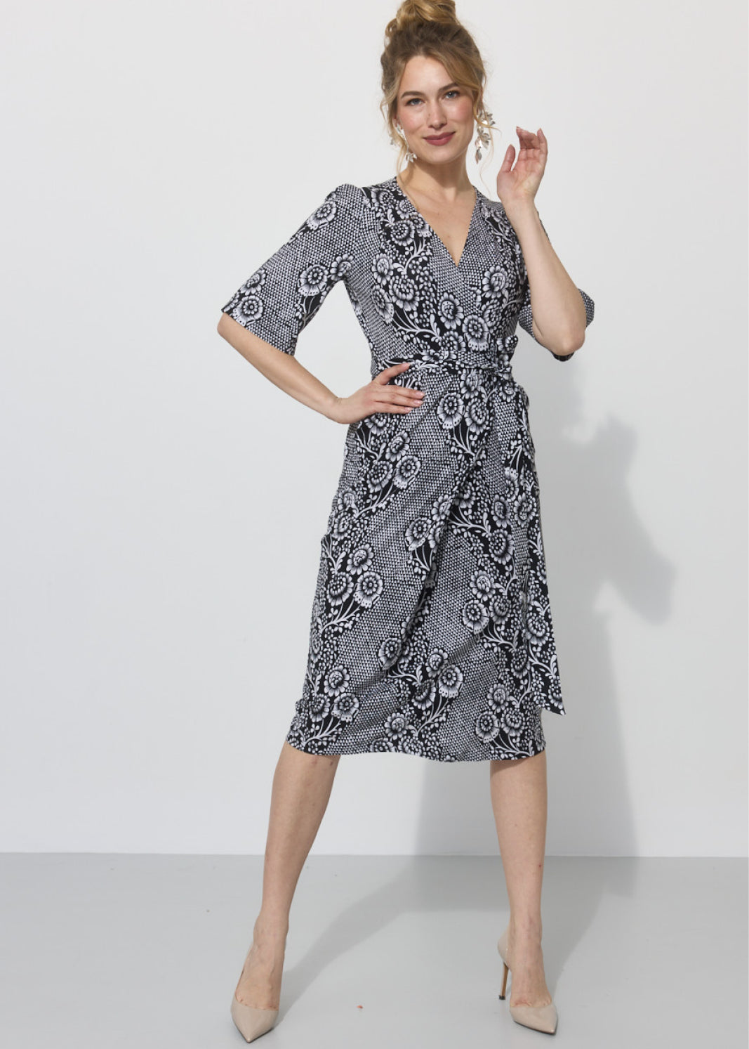 KINGA 175 cm<br>linergistka, modelka<br>sukienka S|#000000|#ffffff| 