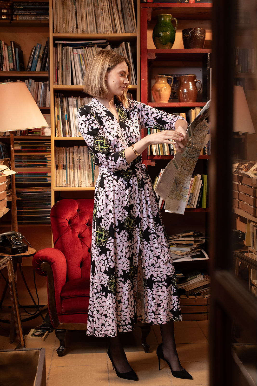 LIBERTY DRESS print lipy i magnolie nocą