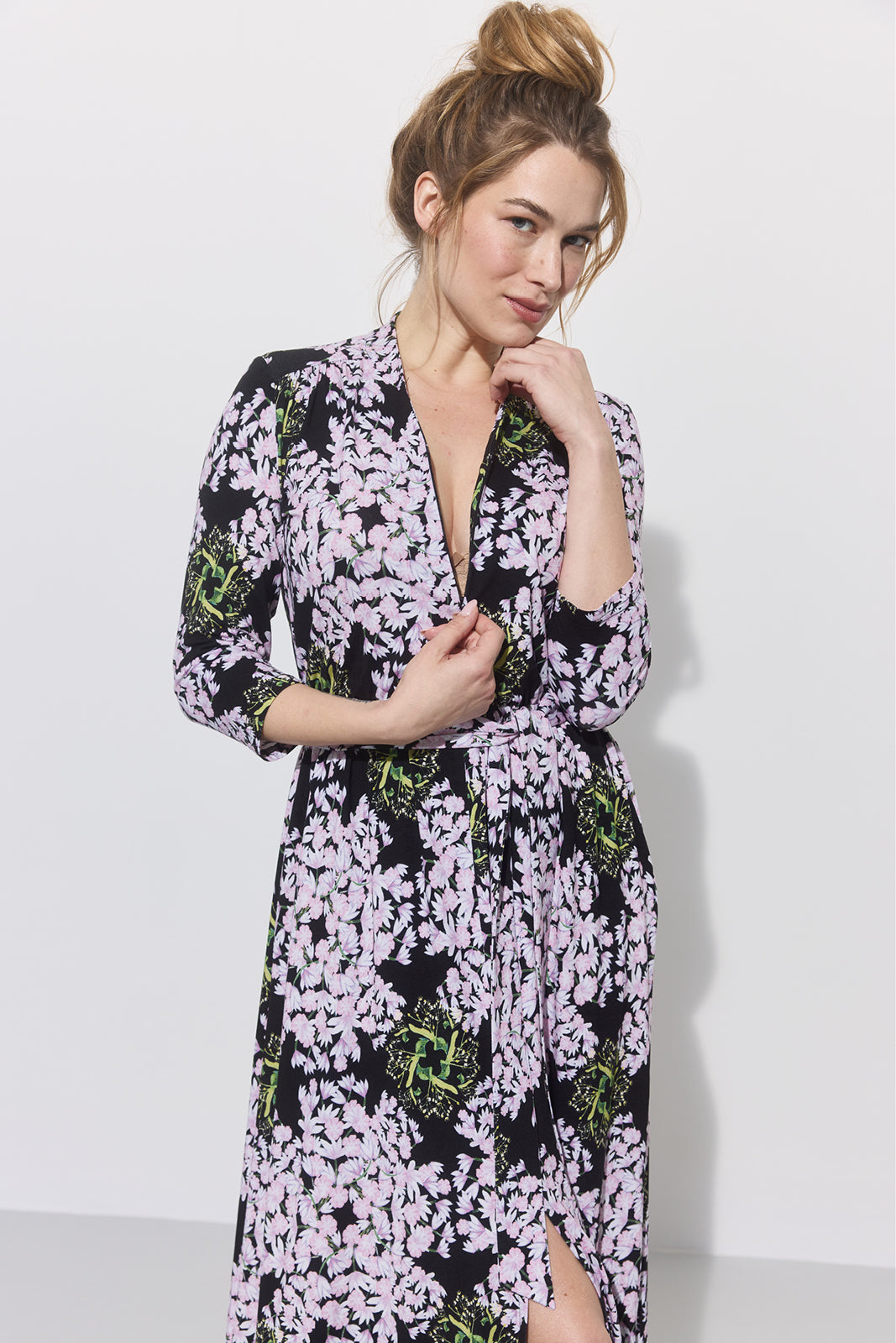 LIBERTY DRESS print lipy i magnolie nocą