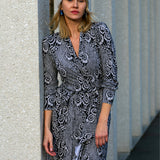 LIKE A LADY print koronkowa robota na czerni