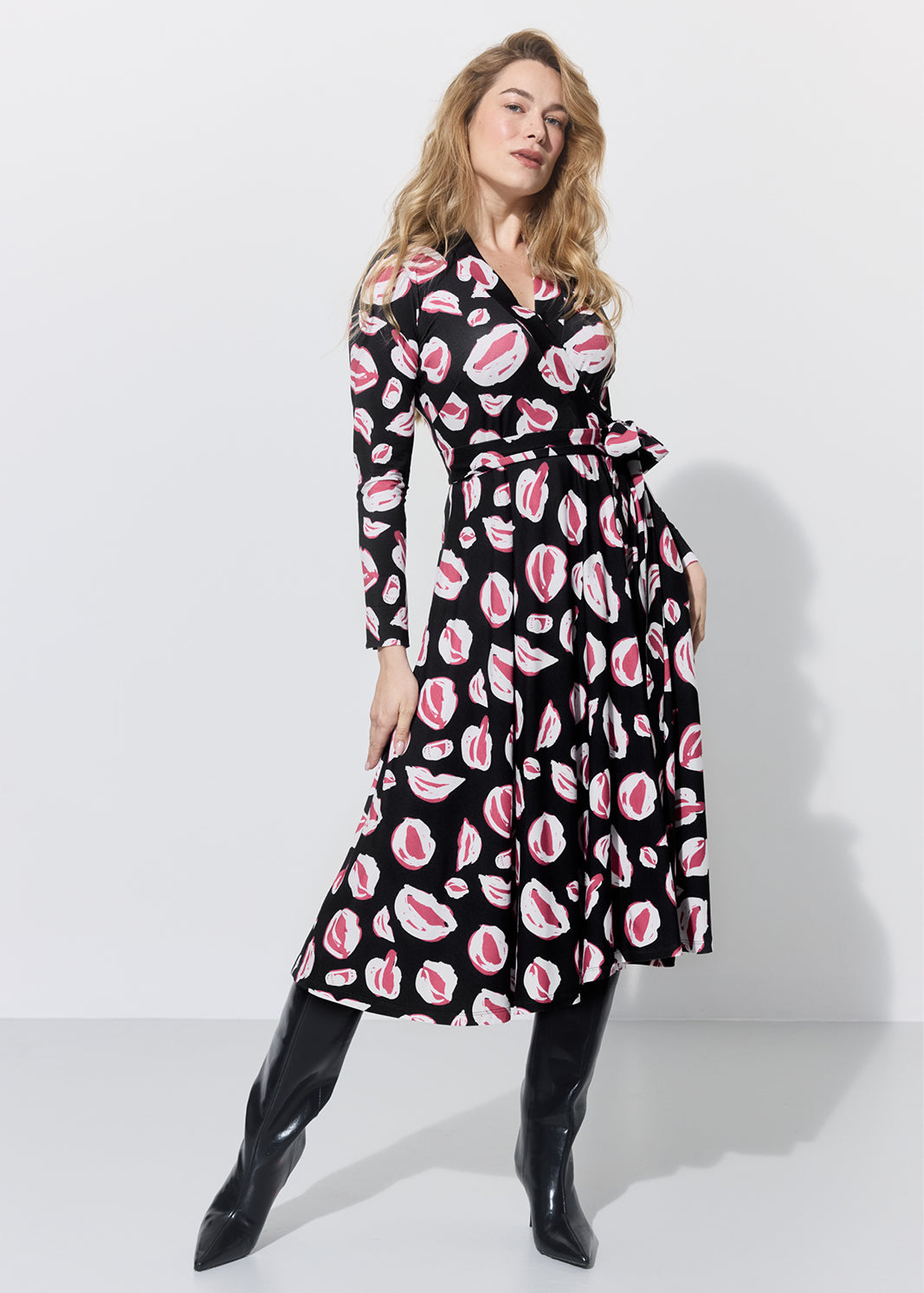 KINGA 175 cm<br>linergistka, modelka<br>sukienka S|#000000|#ffffff| 