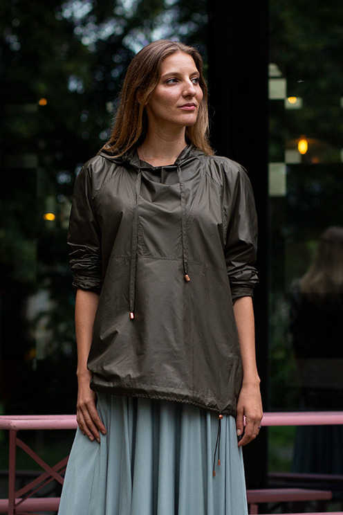 LADY IN RAIN khaki
