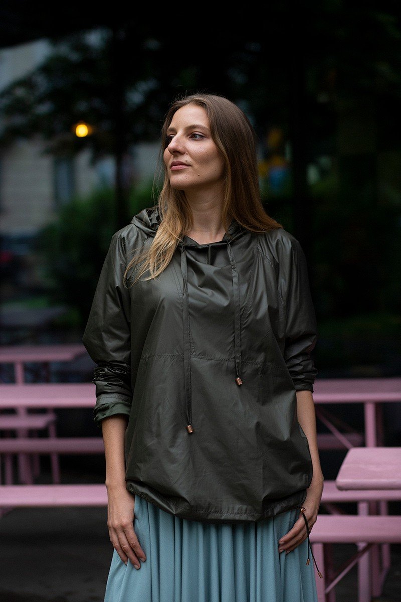 LADY IN RAIN khaki