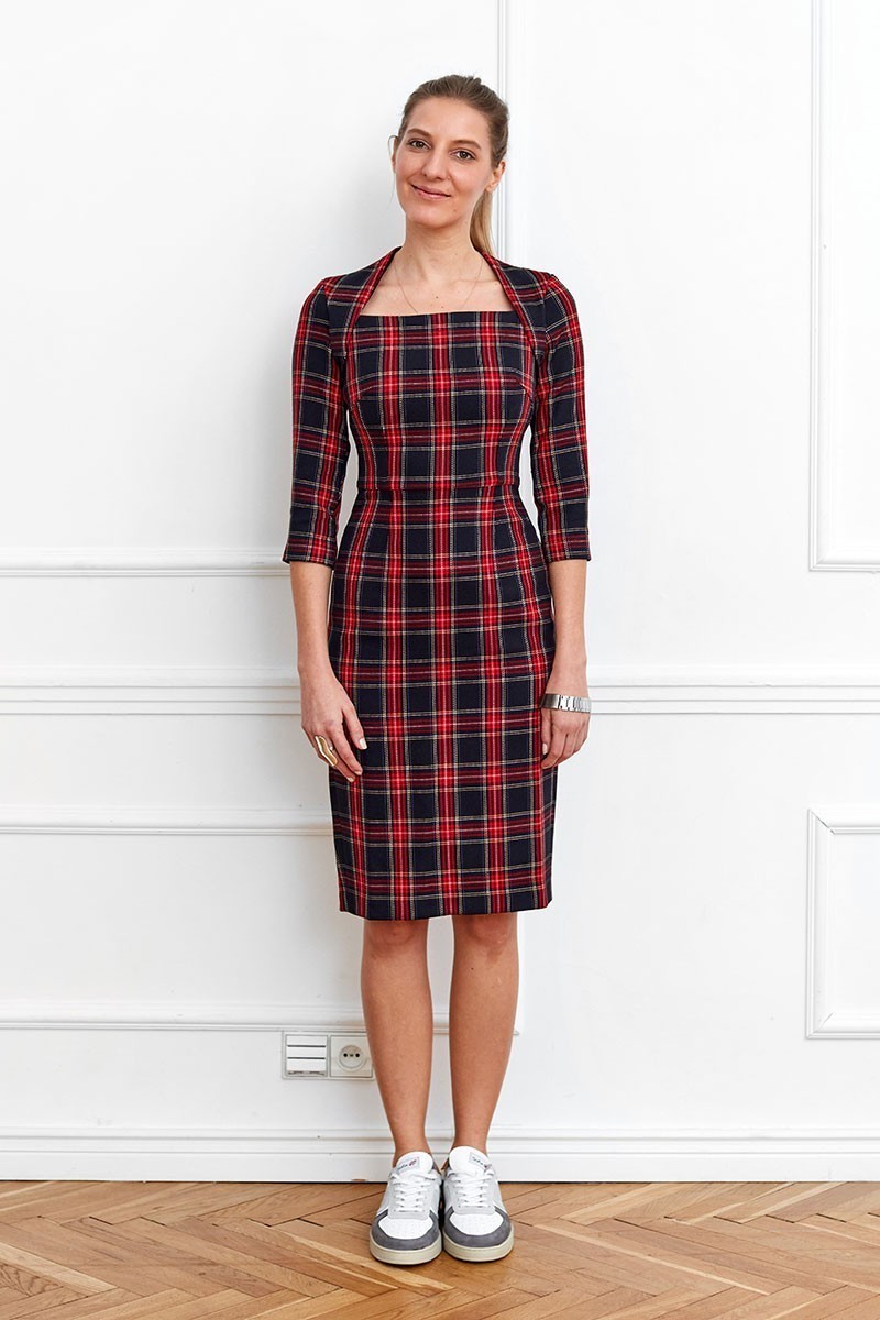BOLD AND BEAUTIFUL chequered red