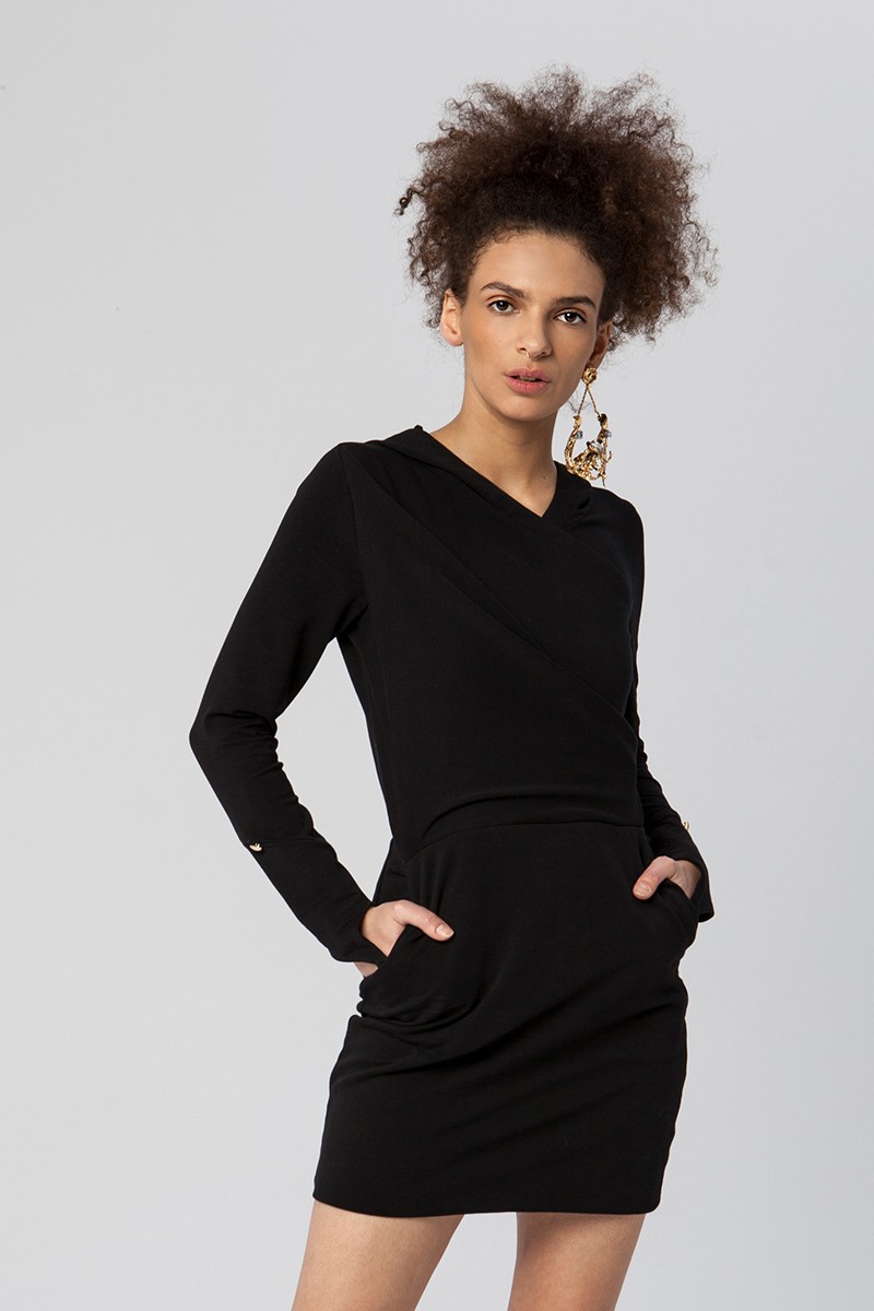 green dress with pockets