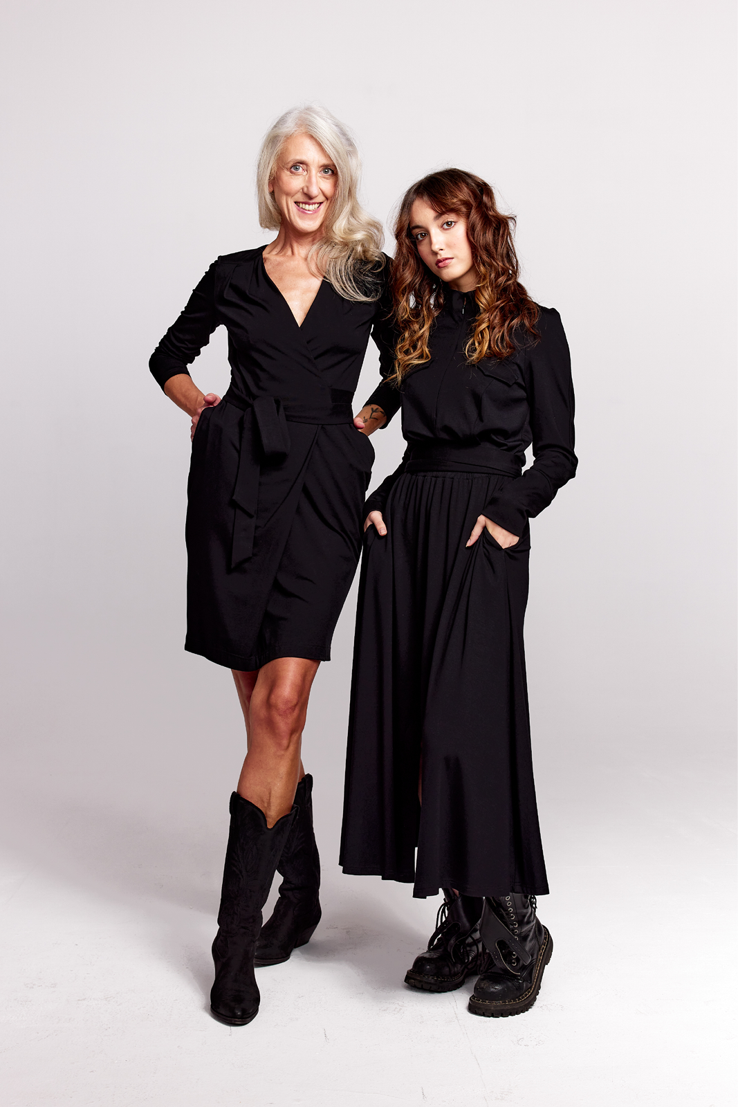 PRAWDZIWA PRZYJAŹŃ czarna sukienka midi