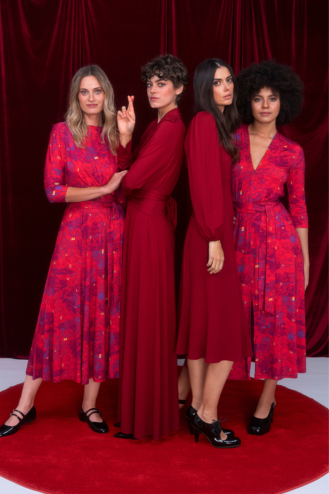 OPERA print wish you luck red
