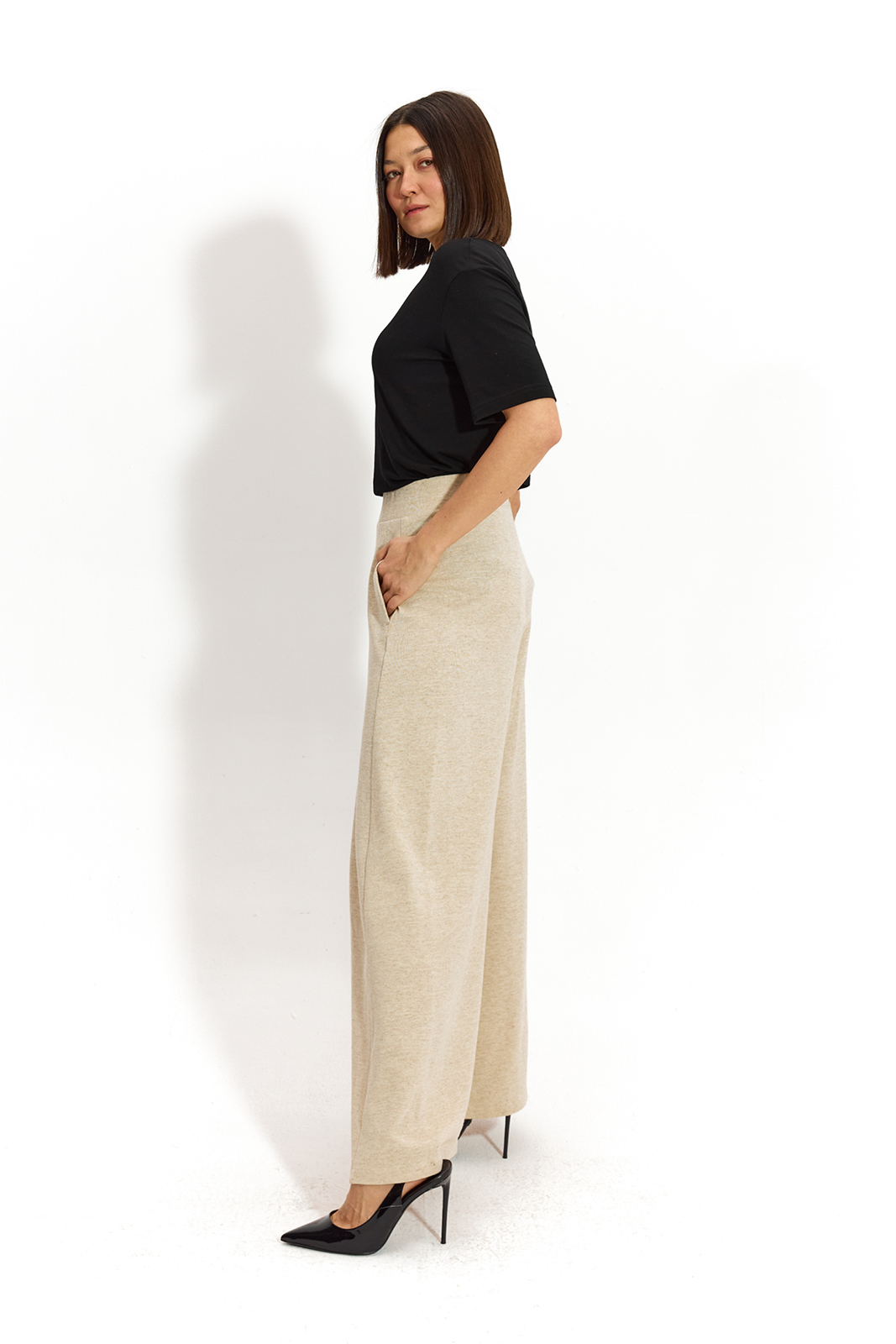 LOUISE luminous beige