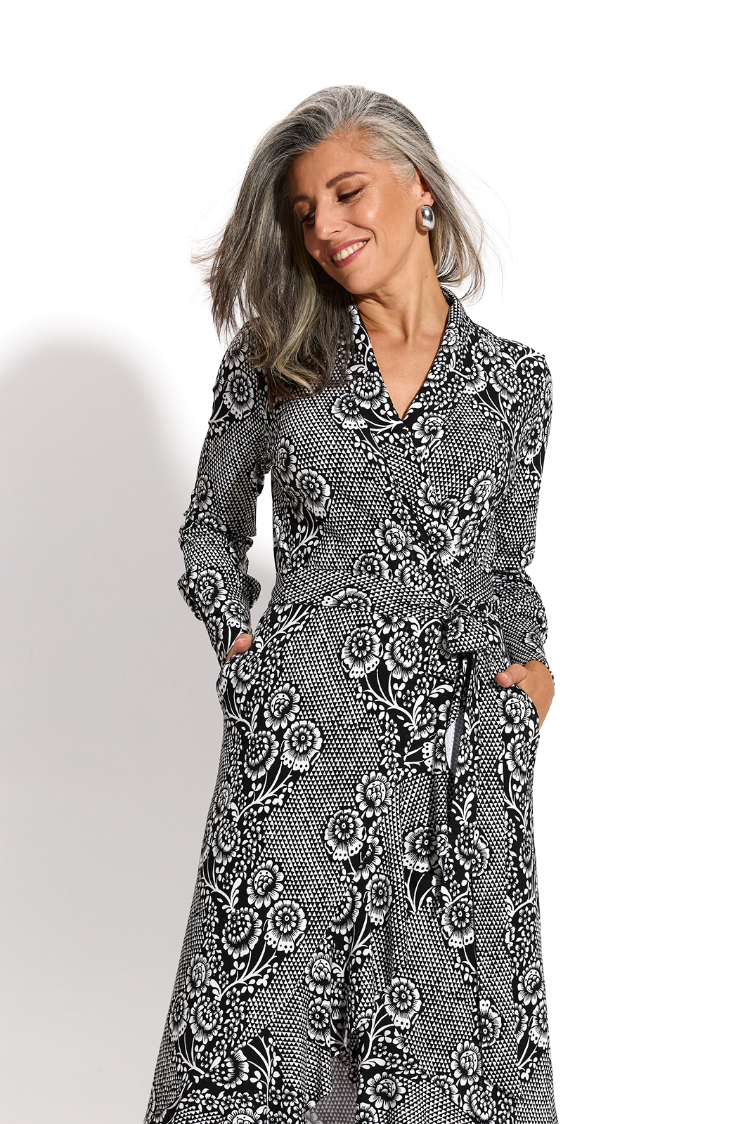 LIKE A LADY print koronkowa robota na czerni