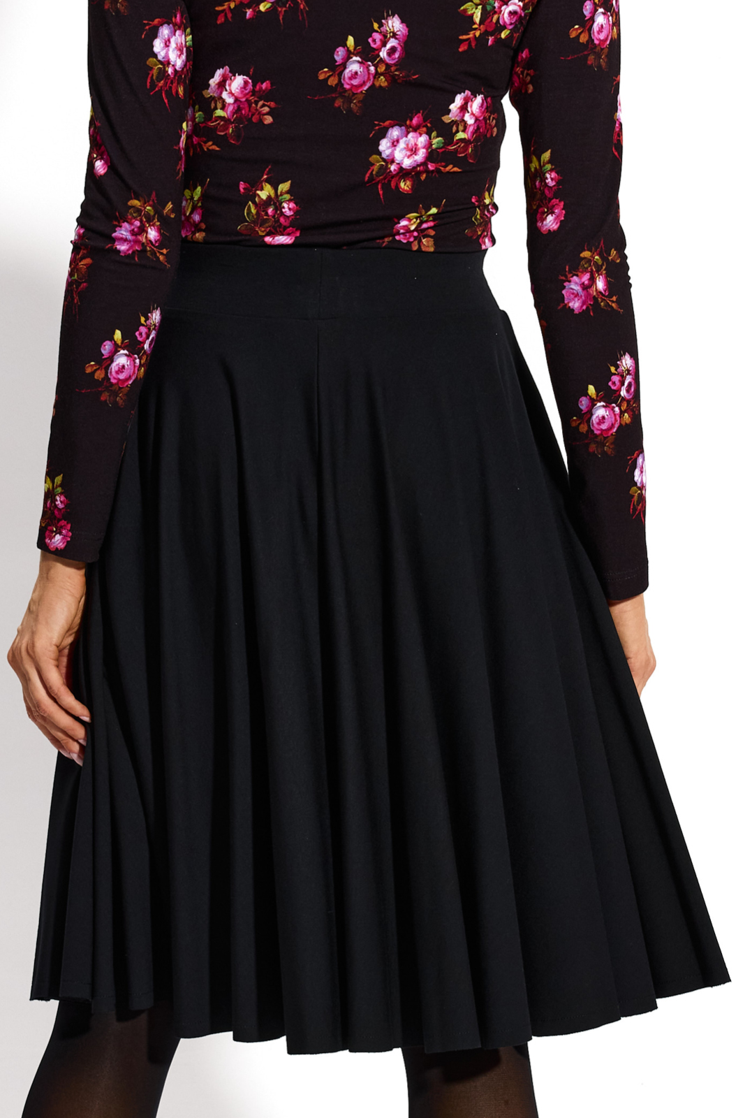 PRIMA W KOLANO black