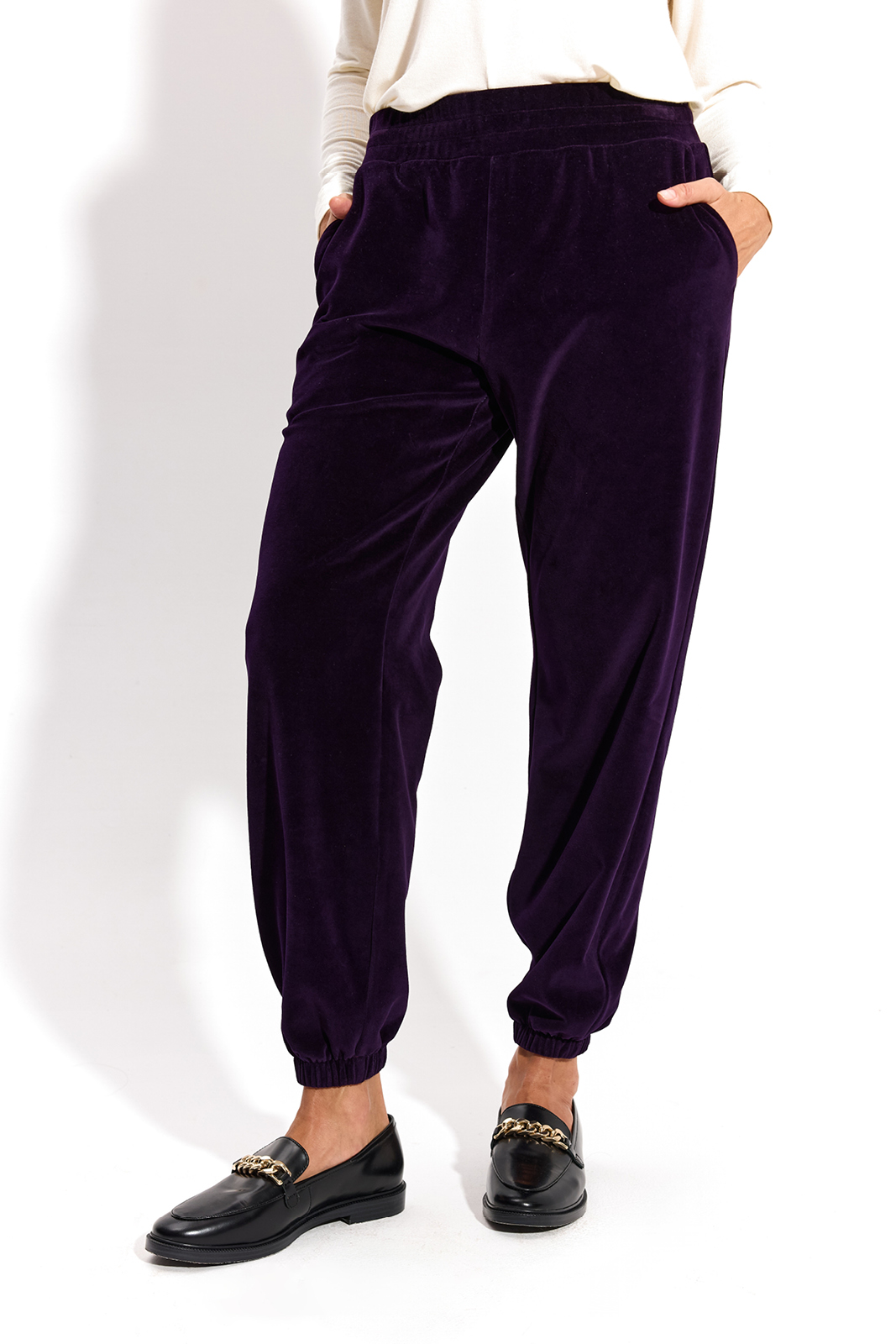 SWEATPANTS plum velvet