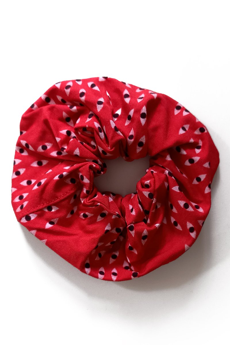 SCRUNCHIE ruby all eyes on you