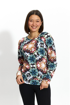 {b}MAYU 174 cm
aktorka
bluza XS